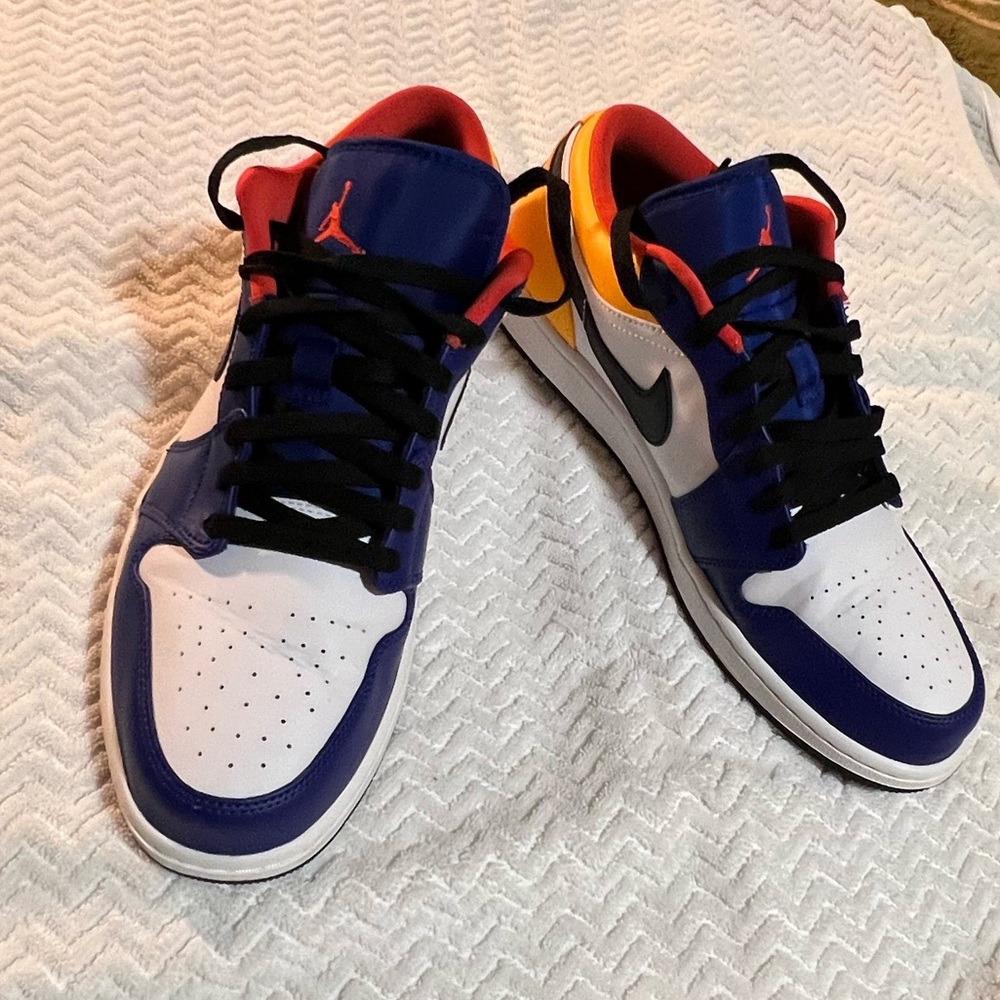 Jordan 1s low , worn a few times , like new